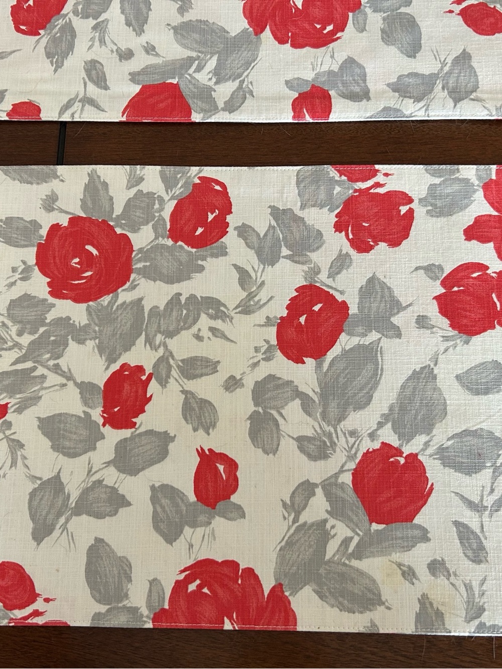 Red Rose Floral Placemat Set - Bright Red and Gray on Cream
